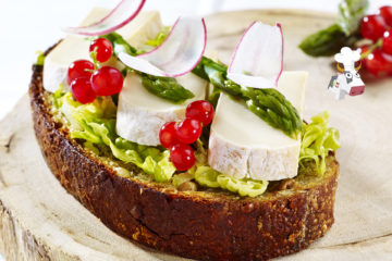TARTINE FRAÎCHEUR AU REBLOCHON