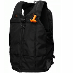 Sac à dos de ski et de snowboard airbag de la marque Db